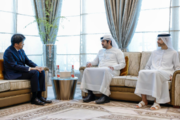 Maktoum bin Mohammed Meets Mizuho CEO