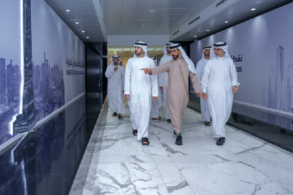 Sheikh Hamdan Visits DMCC Diamond Facility