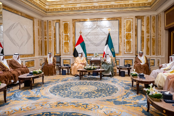 Kuwait and UAE Leaders Discuss Cooperation