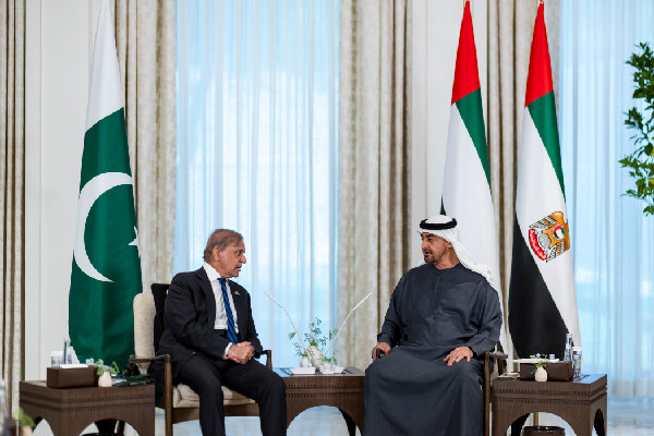UAE and Pakistan Leaders Discuss Cooperation