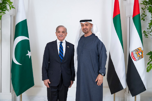 UAE and Pakistan Leaders Discuss Cooperation