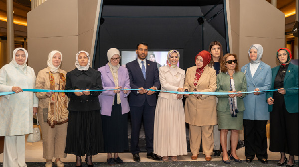 Exhibition Celebrates Sheikha Fatima's Legacy