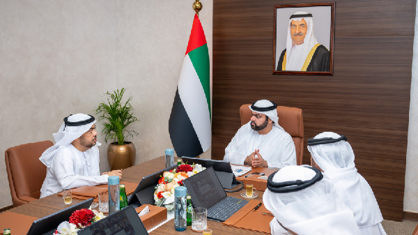 Al Sharqi Discusses Economic Growth with Chamber Chairman