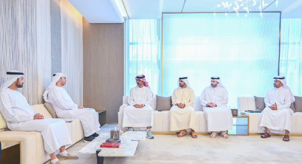 Ammar bin Humaid Meets Etihad Rail Delegation