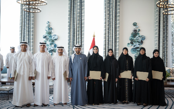 Hamdan bin Zayed Praises Top Graduates in Al Dhafra