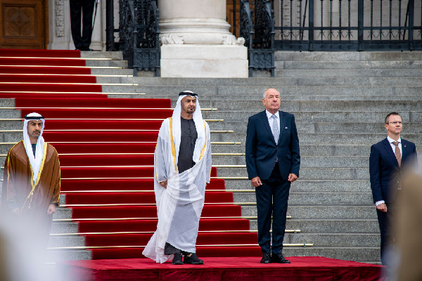 UAE President Receives Warm Welcome in Hungary