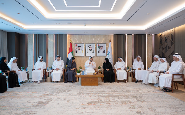 Hamdan bin Zayed Visits Environment Agency in Abu Dhabi