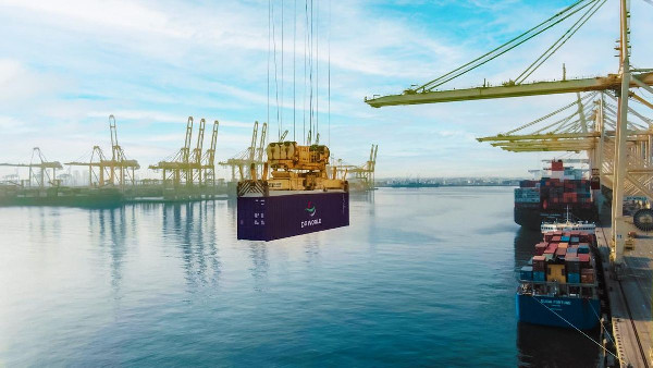 DP World Boosts Trade Flow with $1 Billion DP World Boosts Trade Flow with $1 Billion