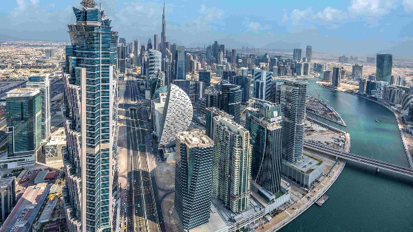 Dubai Real Estate Hits AED 431 Billion in H1 2025 Dubai Real Estate Hits AED 431 Billion in H1 2025