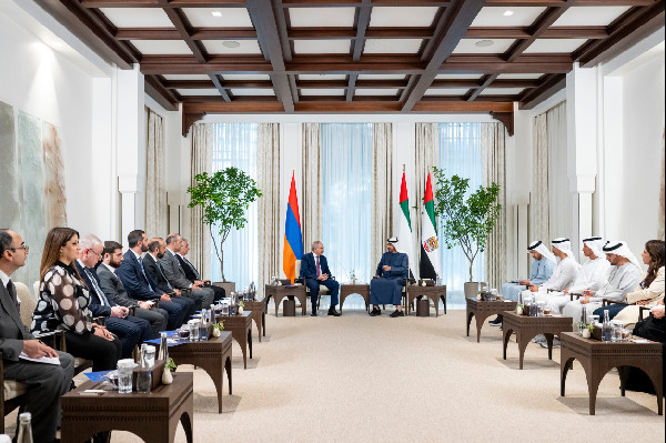UAE and Armenia Discuss Enhanced Cooperation
