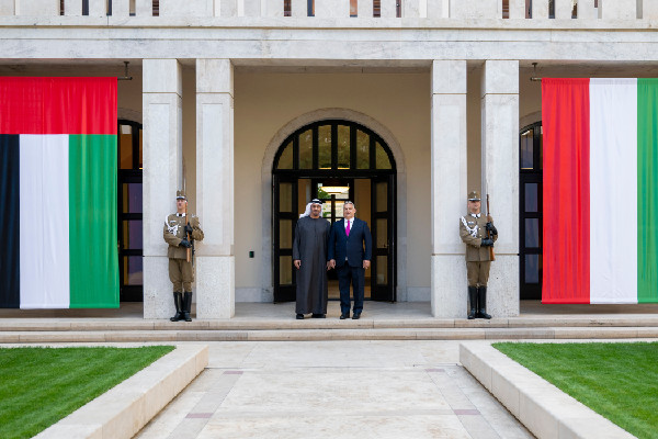 UAE and Hungary Discuss Bilateral Ties