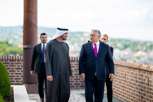 UAE and Hungary Discuss Bilateral Ties