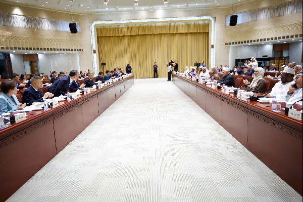 Council Delegation Visits Xinjiang and Ningxia