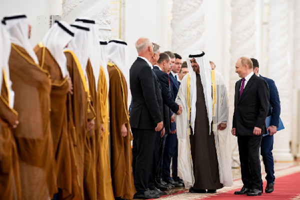 UAE and Russia Discuss Strategic Partnership