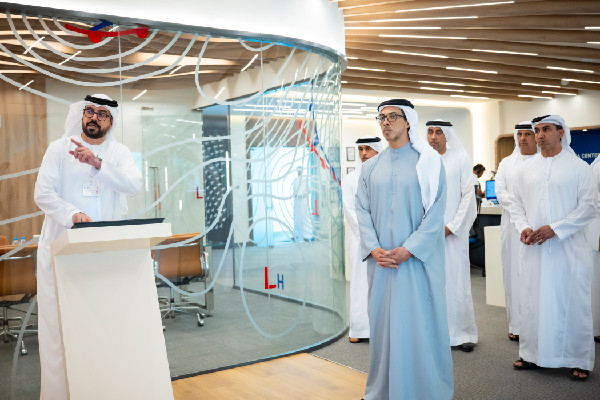 Mansour bin Zayed Visits Meteorology Centre