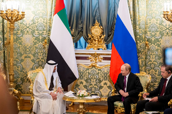 UAE and Russia Discuss Strategic Partnership