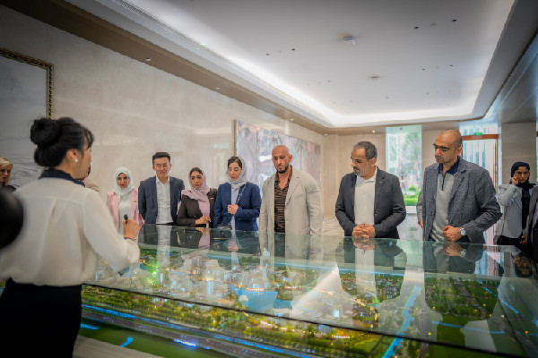 Al Hamed Visits Huawei R&D Centre in Shanghai