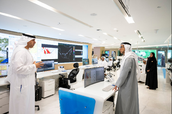 Mansour bin Zayed Visits Meteorology Centre