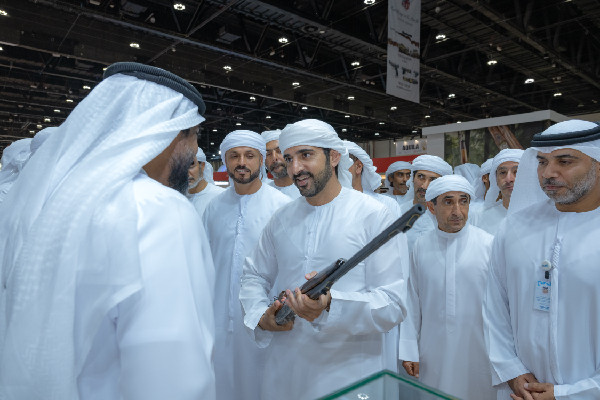 Hamdan bin Mohammed Visits Abu Dhabi Exhibition