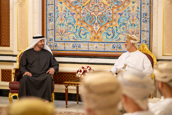 UAE and Oman Leaders Discuss Cooperation