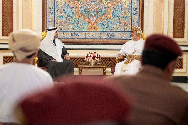 UAE and Oman Leaders Discuss Cooperation