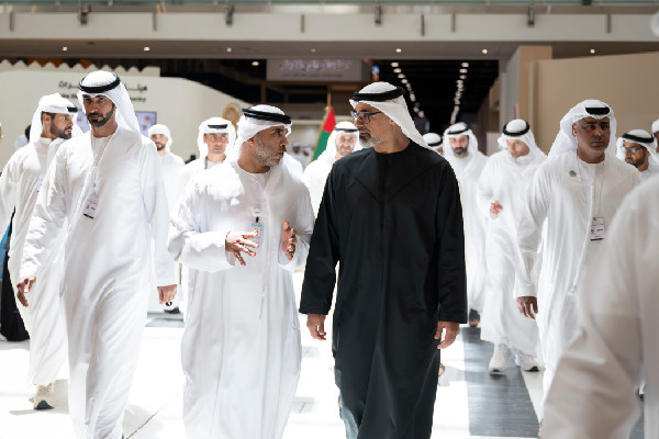 Khalid bin Mohammed Visits Abu Dhabi Exhibition