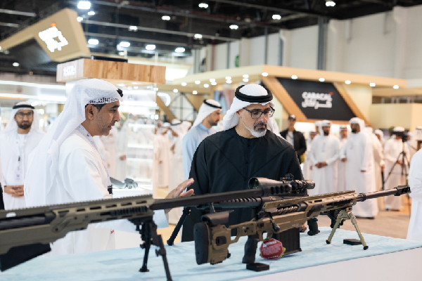 Khalid bin Mohammed Visits Abu Dhabi Exhibition