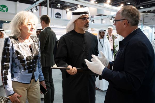 Khalid bin Mohammed Visits Abu Dhabi Exhibition