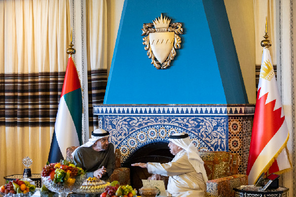 UAE and Bahrain Leaders Discuss Cooperation