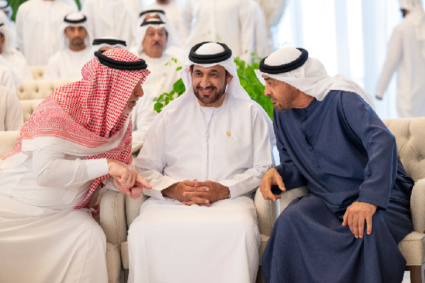 Sheikh Mohamed Welcomes Arab Parliament Delegation