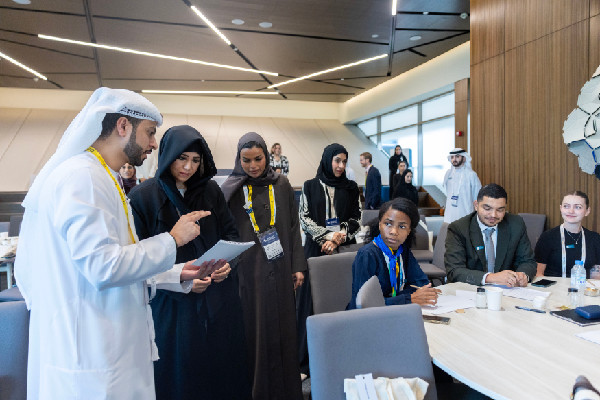 Latifa bint Mohammed Visits Youth Retreat and Forum