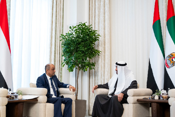 UAE and Yemen Leaders Discuss Cooperation