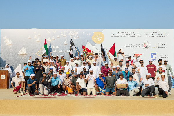 60-Foot Arila Dhow Race Held in Abu Dhabi