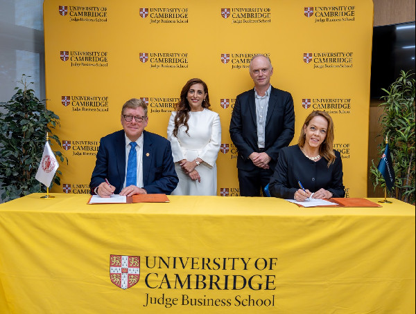 AUS Strengthens Ties with University of Cambridge