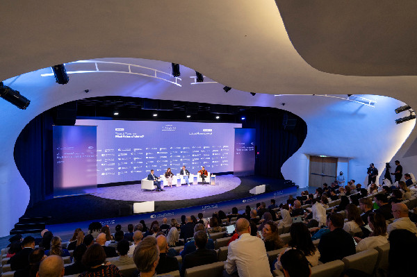 Dubai Future Forum Welcomes Global Experts