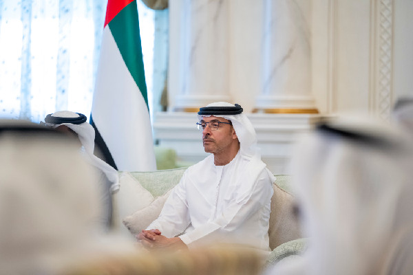 Hazza bin Zayed Meets DMT Delegation on Projects