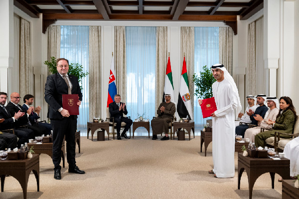UAE and Slovakia Discuss Cooperation