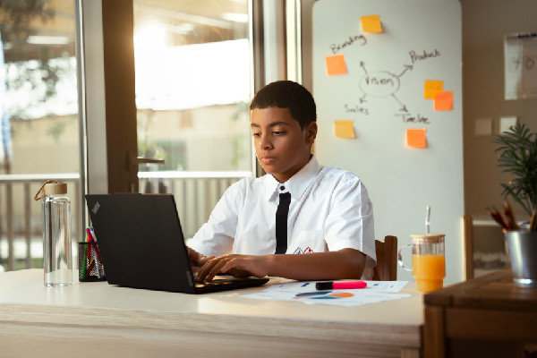 Scholarships Open for Rashid and Latifa Schools