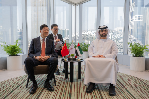 Mansoor bin Mohammed Meets Chinese Sports Leaders