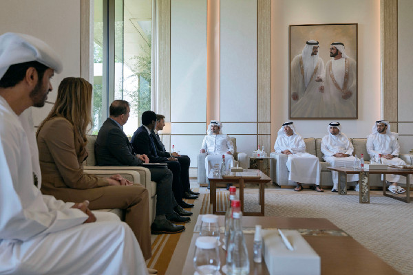 Maktoum Meets PayPal CEO to Boost Digital Growth