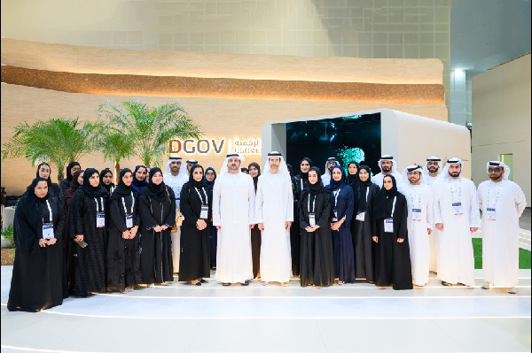 Maktoum Reviews Finance Ministry's Digital Initiatives