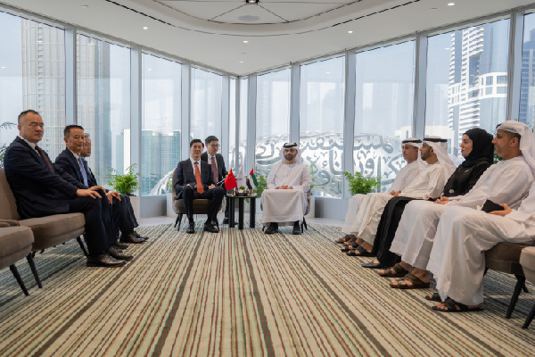 Mansoor bin Mohammed Meets Chinese Sports Leaders