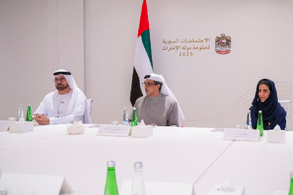 Mansour bin Zayed Meets Executive Council Secretaries