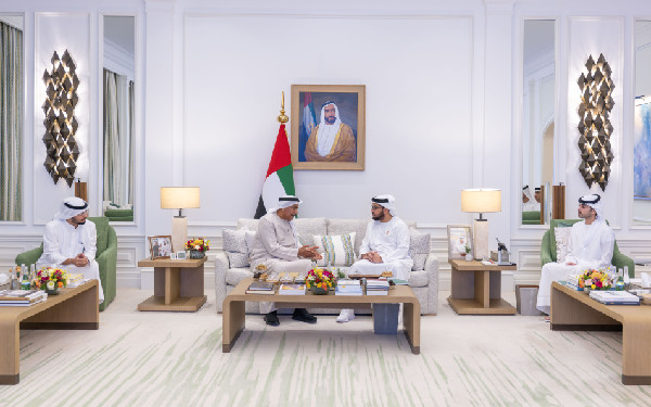 Hamdan bin Zayed Meets Zayed Charity Run Chairman