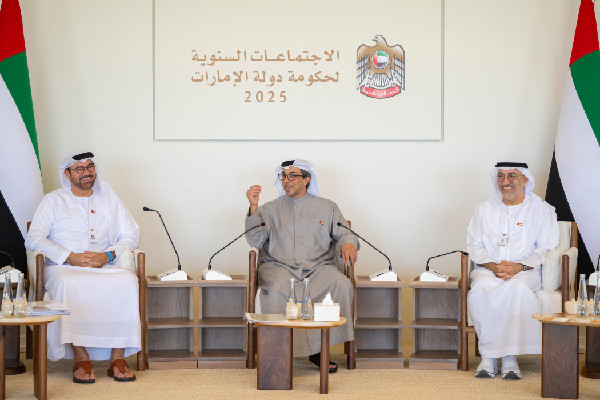 Mansour bin Zayed Leads Development Meeting