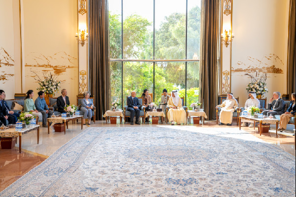 Saud bin Saqr Meets Palace Museum Director