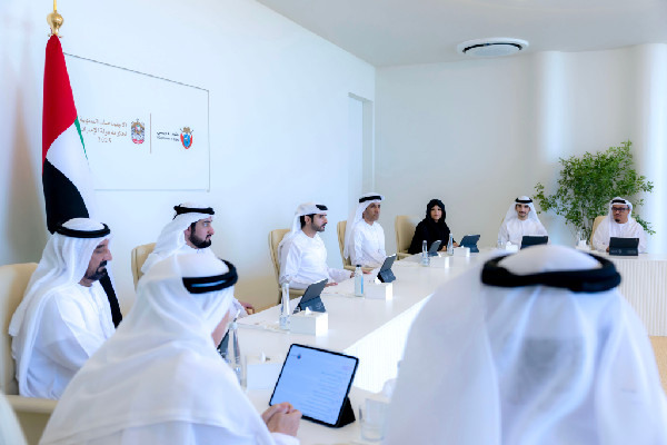 Hamdan bin Mohammed Chairs Dubai Executive Council Meeting