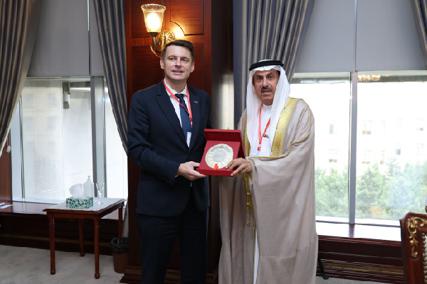 FNC Speaker Meets Senate Leaders in Baku