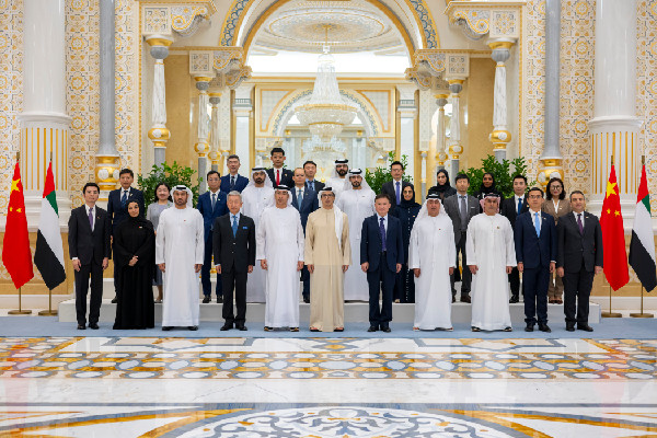 Mansour bin Zayed Launches UAE-China Payment Platform