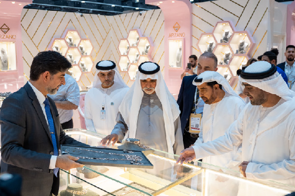 Abu Dhabi Jewellery and Watches Exhibition Opens